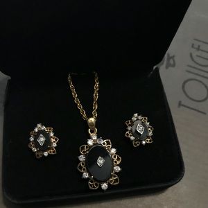 Necklace and earring set.